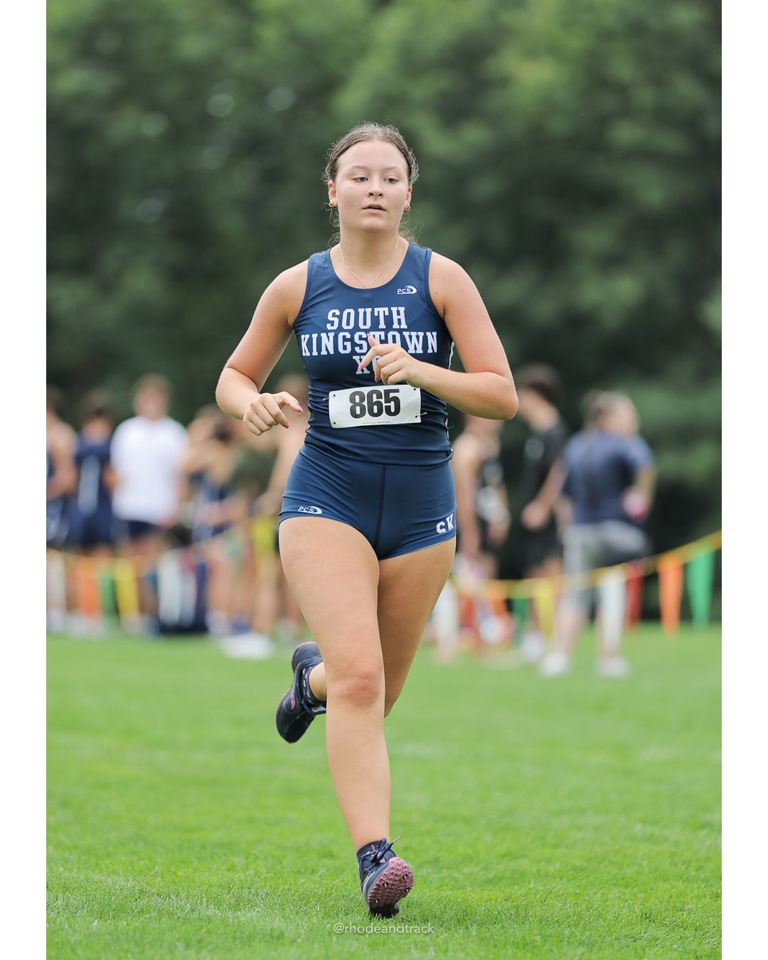 #865 Sydney Durant, South Kingstown High School, 5k Run - Girls (Caswell), P52, 29:26.44 - #865 Sydney Durant, South Kingstown High School, 5k Run - Girls (Caswell), P52, 29:26.44 - 2026 Injury Fund Carnival XC - Deerfield Park - Greenville, Rhode Island - September 05, 2026 File: ./dir-8-5k_Run-Girls-Caswell/260905-2026-injury-fund-xc-deerfield-park-1449-398A3217.jpg #865 Sydney Durant, South Kingstown High School, 5k Run - Girls (Caswell), P52, 29:26.44 - #865 Sydney Durant, South Kingstown High School,…