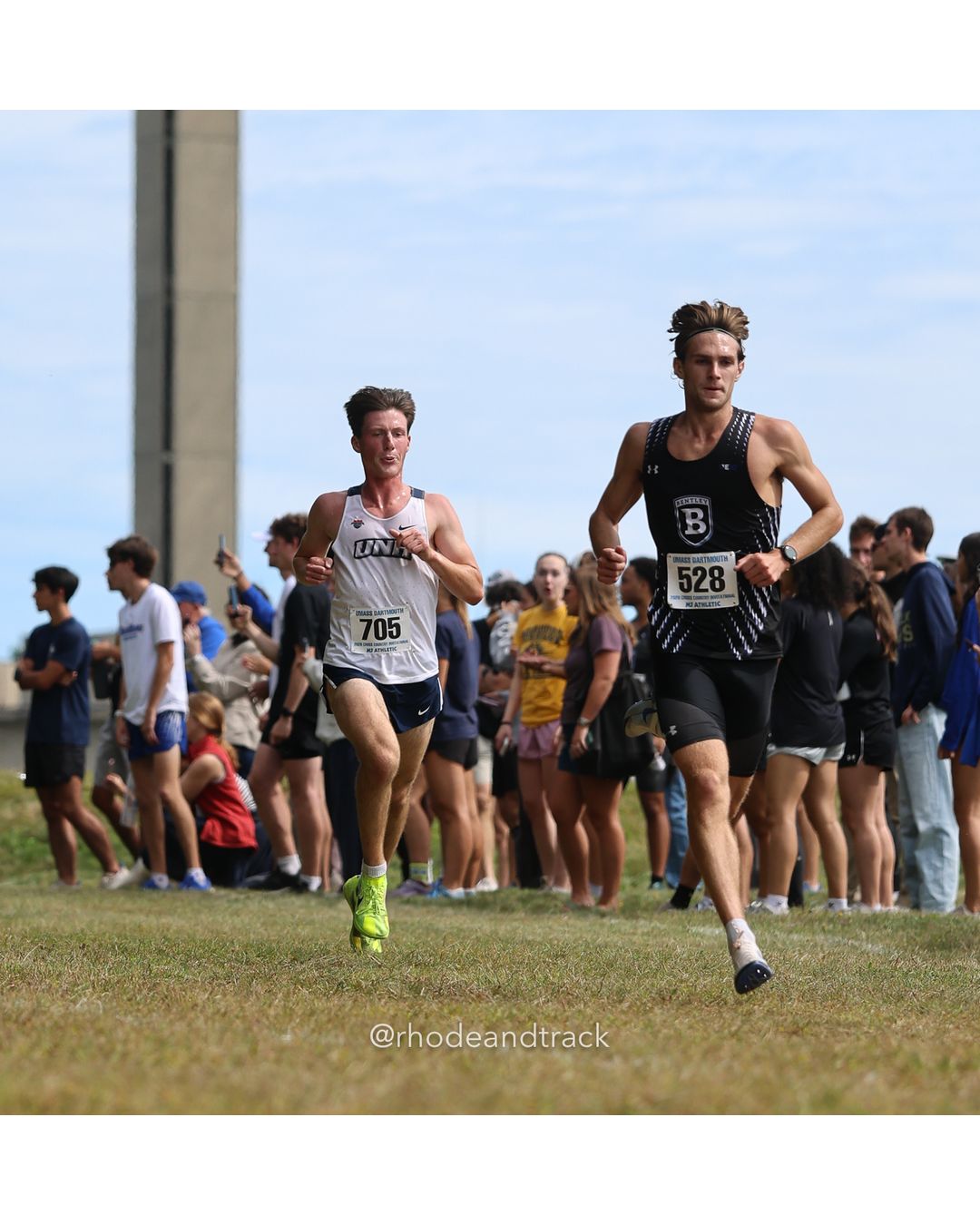 #528 Hayden MacArthur, Bentley, 8k Run - Men (Gold-35:cap), P5, 24:39.32; #705 Gavin Malark, New Hampshire, 8k Run - Men (Gold-35:cap), P9, 24:57.49 - 2026 UMass Dartmouth XC Invitational - UMass Dartmouth - Dartmouth, Massachusetts - September 19, 2026 File: ./260919-2026-UMass-Dartmouth-XC-Invitational-240-398A7983.jpg #528 Hayden MacArthur, Bentley, 8k Run - Men (Gold-35:cap), P5, 24:39.32; #705 Gavin Malark, New Hampshire, 8k Run - Men (Gold-35:cap), P9,…