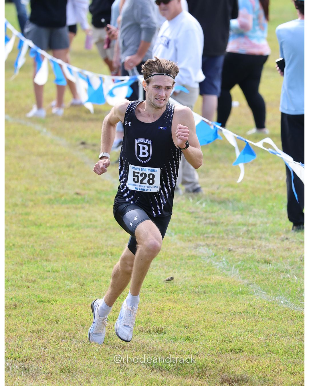 #528 Hayden MacArthur, Bentley, 8k Run - Men (Gold-35:cap), P5, 24:39.32 - 2026 UMass Dartmouth XC Invitational - UMass Dartmouth - Dartmouth, Massachusetts - September 19, 2026 File: ./260919-2026-UMass-Dartmouth-XC-Invitational-345-398A9975.jpg #528 Hayden MacArthur, Bentley, 8k Run - Men (Gold-35:cap), P5, 24:39.32 - 2026 UMass Dartmouth XC Invitational - UMass Dartmouth - Dartmou…